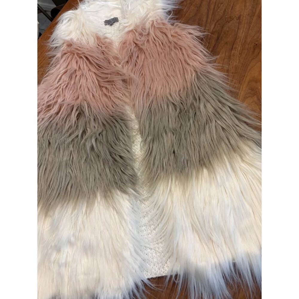 Sz S - Joseph A‎ Faux Fur Vest